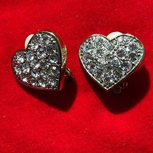 Beautiful diamond-like heart clips-ons
